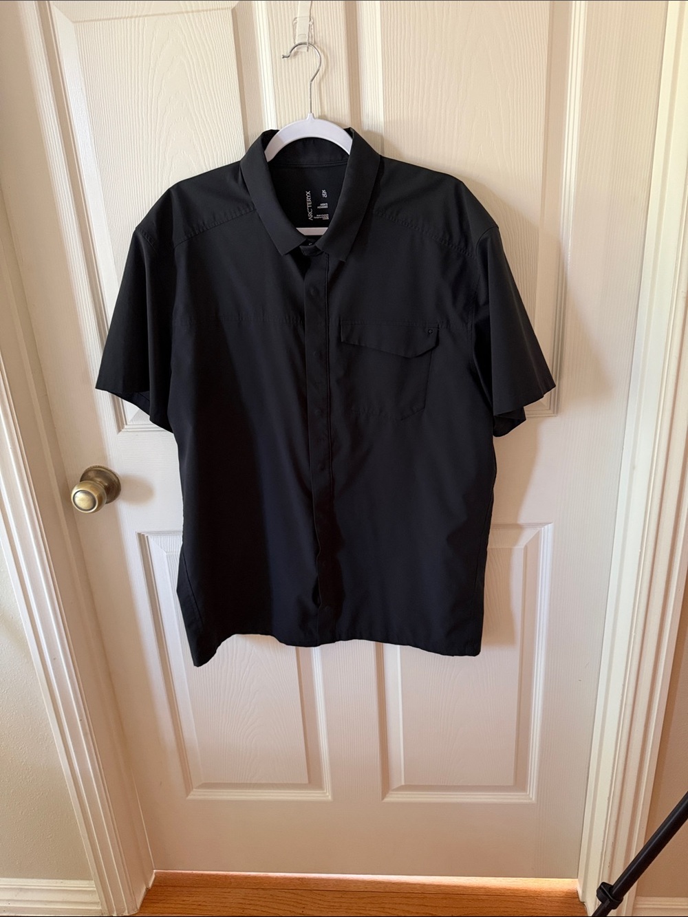 Arc'teryx Men's Black Short-Sleeve Snap-Down Shirt Sz XL.  Box52